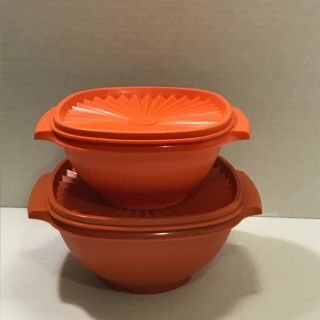 Vintage Tupperware Servalier Bowls Set of 2 Orange with Lids 840 - 2 and 838 - 8 3
