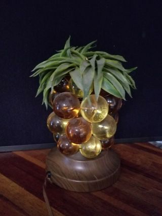 Mid Century TIKI lucite grape cluster Pineapple lamp retro modern acrylic VTG 3