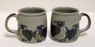 2 Coffee Mugs Cups Owl Design Vintage Pottery Stoneware Ceramic Gray And Brown