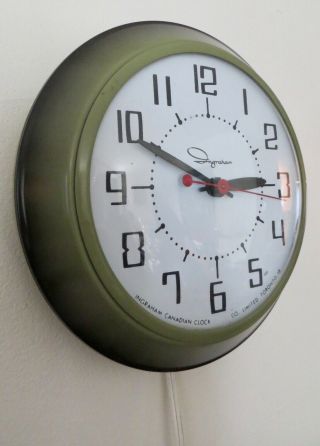 Vtg.  Mid Century Modern Avacado Green Ingraham Kitchen Wall Clock 60 
