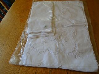 Vintage White Cotton Tablecloth And Matching Napkins - Embroidered