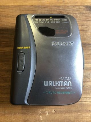 Vintage Sony Cassette Walkman Wm - Fx323 - Fm/am Radio,  Mega Bass.