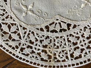 10 Large & 2 Smaller Vintage Linen & Lace Circular Dolies/ Place Matts 3