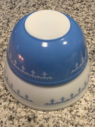 Vintage Pyrex Mixing Bowl Snowflake Garland Pattern