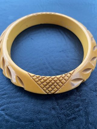 Vintage Bakelite Carved Bangle Bracelet Butterscotch Yellow