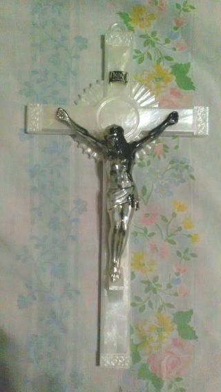 Vtg White Plastic Crucifix W/silver Corpus 1960s Catholic Cross Of Jesus Christ