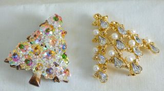2 Vintage Gold Tone Rhinestone Crystal Pearl Christmas Tree Brooch Pins