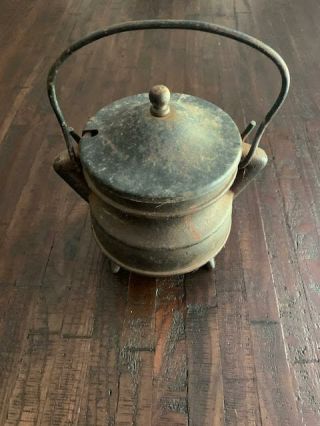 Vintage Cast Iron 4 Leg Bean Pot Kettle With Lid And Handle 8 " H X 6 " W