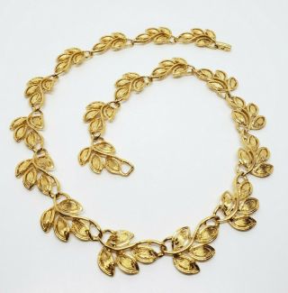 Chunky Vintage Signed Napier Gold Tone Modernist Four Floral Leaf Link Necklace 2