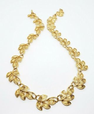 Chunky Vintage Signed Napier Gold Tone Modernist Four Floral Leaf Link Necklace 3