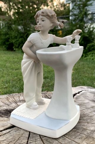 Vintage Lladro Up Time Girl At Sink Porcelain Figurine