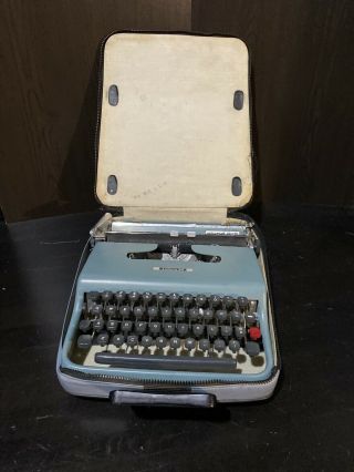 Vintage Underwood Olivetti Lettera 22 Travel Typewriter With Case