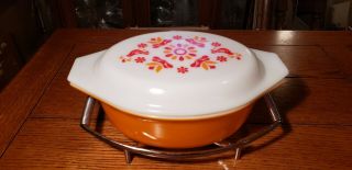 Vintage Pyrex 043 Orange Casserole With Milkglass Lid And Metal Caddy