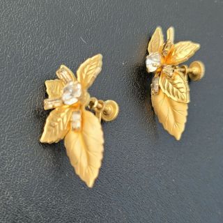 Vintage Gold Tone Baguette Rhinestone Flower Leaf Screw Back Earrings 66