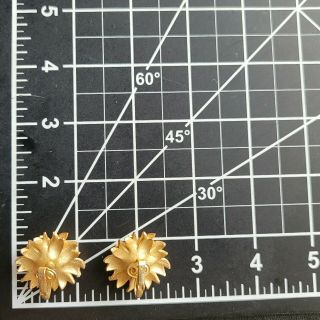 Signed CROWN TRIFARI Vintage Pearl Gold Tone Leaf Flower Retro Clip Earrings 57 2