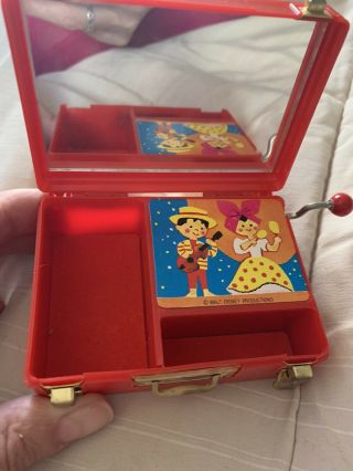 Vintage wind up 70’s Walt Disneyland Jewelry Music Box It ' s a Small Worl 3