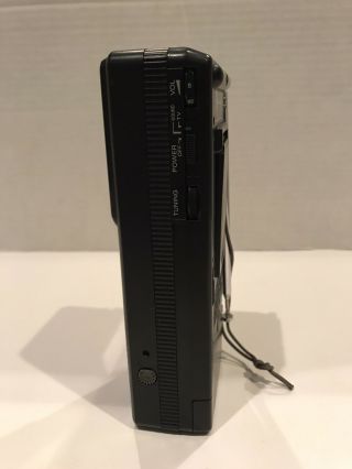Vtg Sony Watchman FD - 2A Portable 2” Screen B&W TV (1986 Japan) (Parts/Repair) (B4) 3