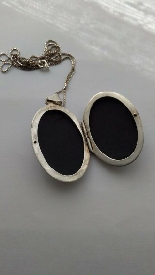 VINTAGE 925 SOLID STERLING SILVER OVAL LOCKET NECKLACE & SILVER CHAIN 3