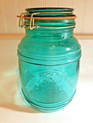 Vintage Green Glass Cracker Barrel Style Cookie Flour Sugar Jar 2 Quart