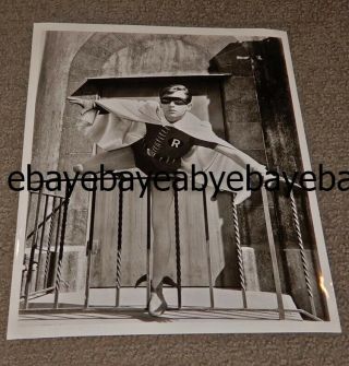 Vintage Abc Tv Press Photo 1966 Batman Adam West - Burt Ward - Robin Boy Wonder