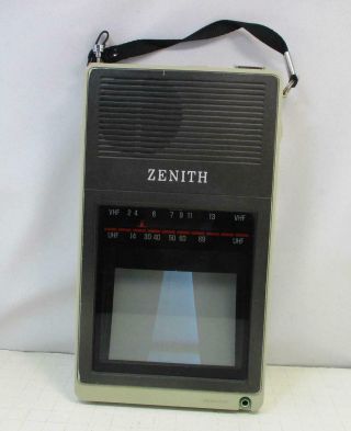 Vintage 1986 Zenith Model Bt044s Portable 4 " Screen Vhf/uhf B/w Analog Tv