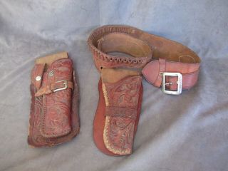 Vintage Tooled Leather Western Belt & 2 Right Hand Holsters Ks810