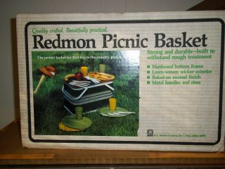 Redmon Picnic Basket.  Vintage Mid - Century.  Complete Set