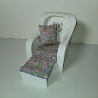 Vintage 1985 Mattel Barbie Dream House White Wicker Pull Out Lounge W/pillow
