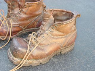 Vintage WW2 WWII U.  S.  Army Mountain Troop Leather Ski Boots Size 9 1/2 2