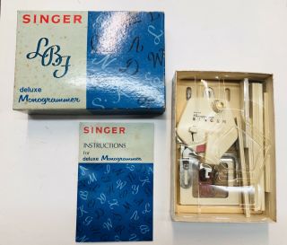 Vintage Singer Deluxe Monogrammer 171276 Box Slant Needle Zigzag