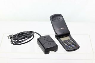 Vintage Motorola Startac St7868w Verizon Dual Band Flip Cell Phone No Charger