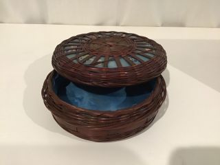 Vintage.  Woven Wicker Round Lidded Basket with Padded Blue Lining 454 3