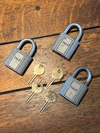 Set Of 3 Vintage Yale Pin - Tumbler Lock Padlocks W/ 4 Keys That Work In All 3