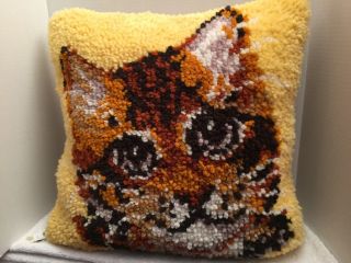 Vintage Complete Finished Latch Hook Rug Large Pillow Yellow Calico Cat 18 X 19