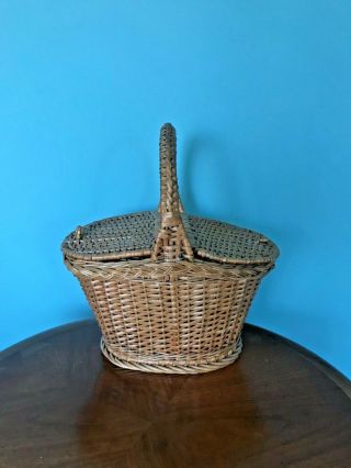 Vintage Wicker Picnic Food Basket.  2 Side Lids
