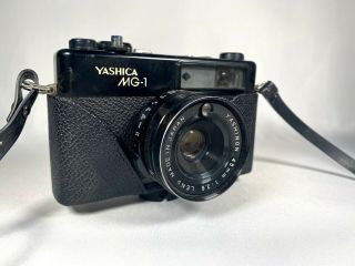 Yashica Mg - 1 Vintage Japan Rangefinder Camera 45mm 1:2.  8 Lens With Case