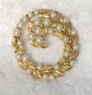 Vintage Crown Trifari Golden Brooch With Faux Pearls
