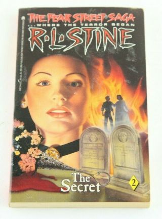 R.  L.  Stine The Fear Street Saga The Secret 2 Vintage Horror Paperback 1993