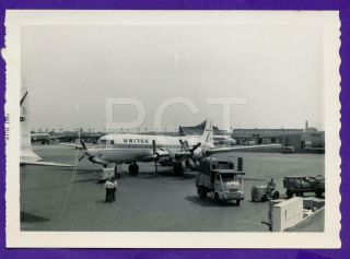 E13 Airport Scene United Airlines Dc - 7 Passenger Plane Aircraft Vintage Photo
