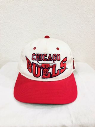 Vintage Nba Chicago Bulls Embroidered Logo Snapback Hat White Red