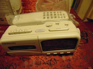 Soundesign Clock Radio Cassette Phone Alarm Model 7569I Vintage Beige 3