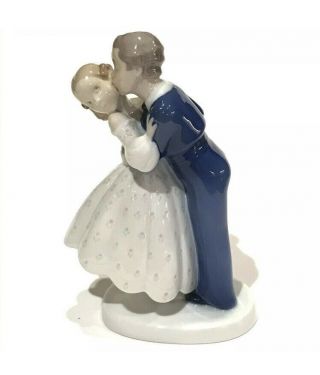 Vtg Bing Grondahl B&g Denmark Boy & Girl First Kiss Figurine 2162