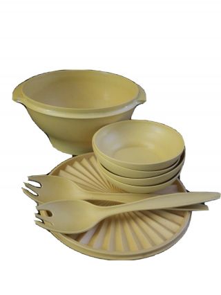 Tupperware 8 - Pc Servalier Salad Serving Bowl Set 4 Bowls Harvest Gold Vintage