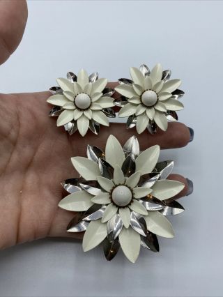 Sarah Coventry Vintage Retro Set Brooch Pin & Clip Earrings White Enamel