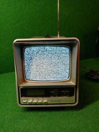 Vintage Zenith 5 " Tv No52s Black & White Am/fm Radio