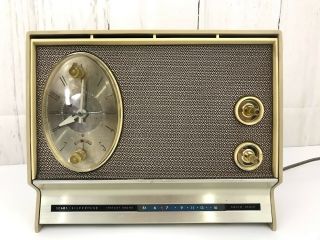 Vintage Sears Silvertone Solid State Tabletop Radio Instant Sound
