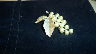 Vintage Trifari Leaf Pin With Pearls Signed