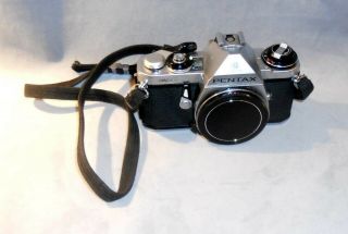 Vintage Pentax Me 35mm Slr Film Camera Body Asahi Japan With Strap & Body Cap