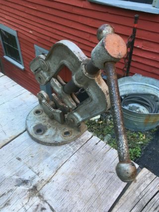 Vintage Reed Mfg.  Co.  Erie Pa.  Standard Pipe Clamp Vise