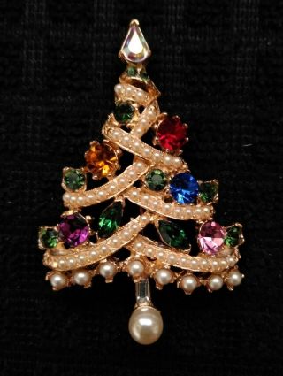 Vintage Pell Rhinestone And Faux Pearl Christmas Tree Brooch Gold Tone